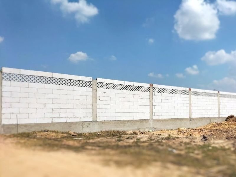 ung-dung-xay-dung-hang-rao-gach-be-tong-nhe-eblock